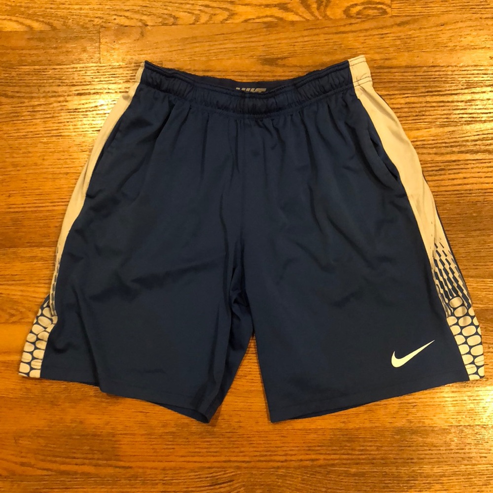 Nike Men’s Basketball Shorts (M)